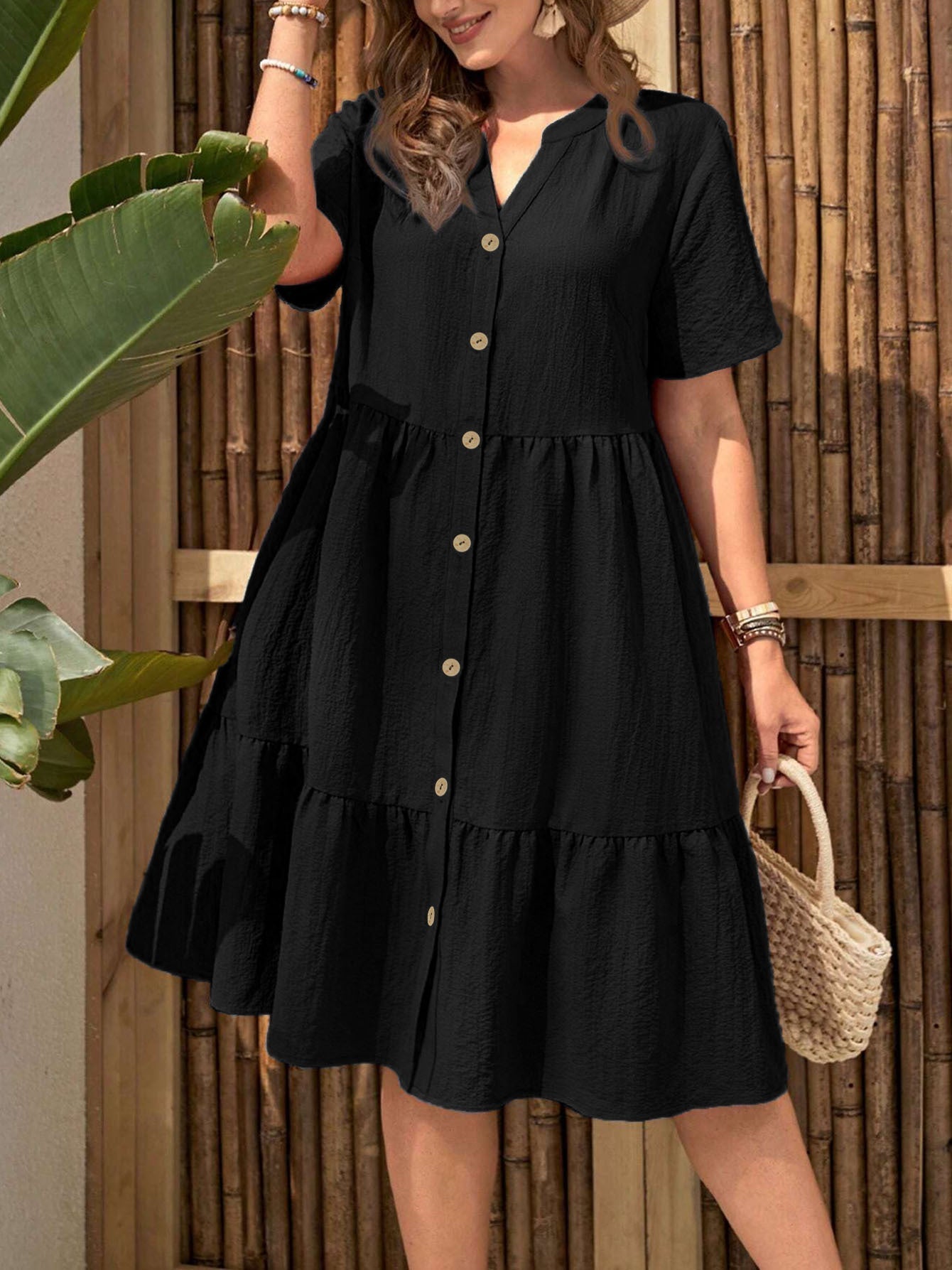 Vestido midi de talla grande con cuello de pico y botones delanteros