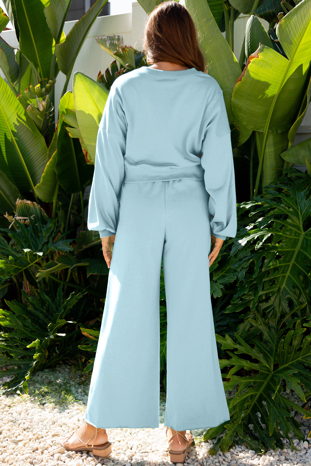 Conjunto de pantalón de pernera ancha con cordón y jersey corto de manga abullonada de hombro caído en azul niebla