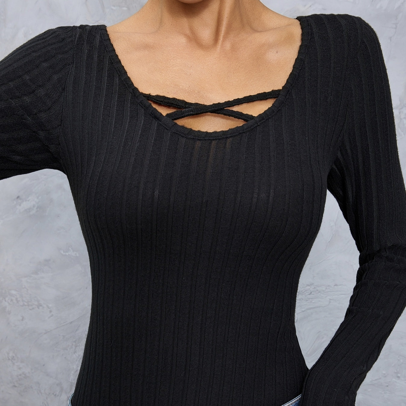 Camiseta de manga larga ajustada con cuello cruzado