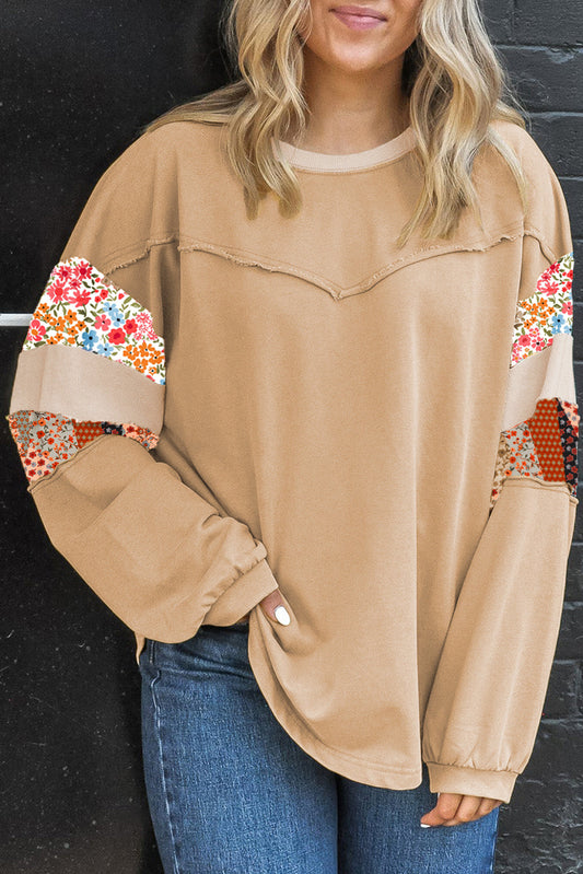 Blusa Talla Grande con Costuras Expuestas, Estampado Floral y Parches Mixtos Color Caqui