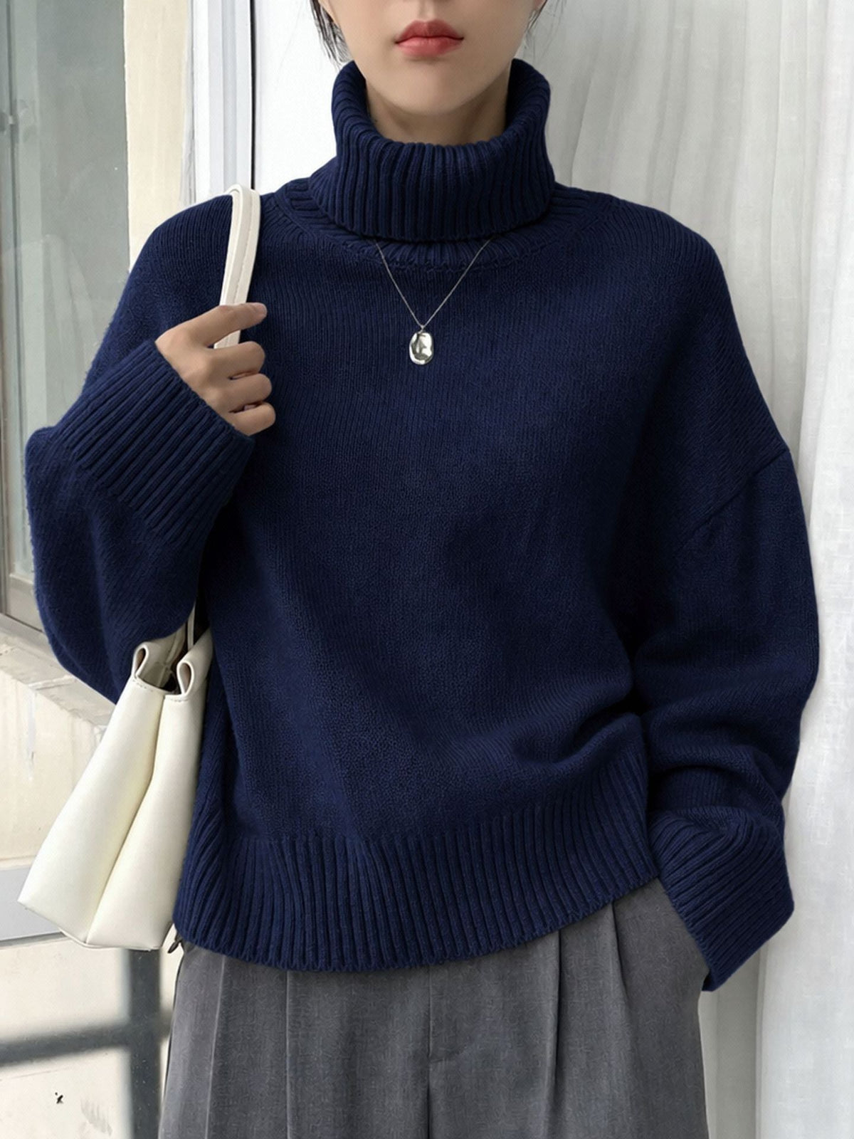 Women's Turtleneck Pullover Knit Sweater - Long Sleeve Warm Casual Solid Color Top for Fall Winter