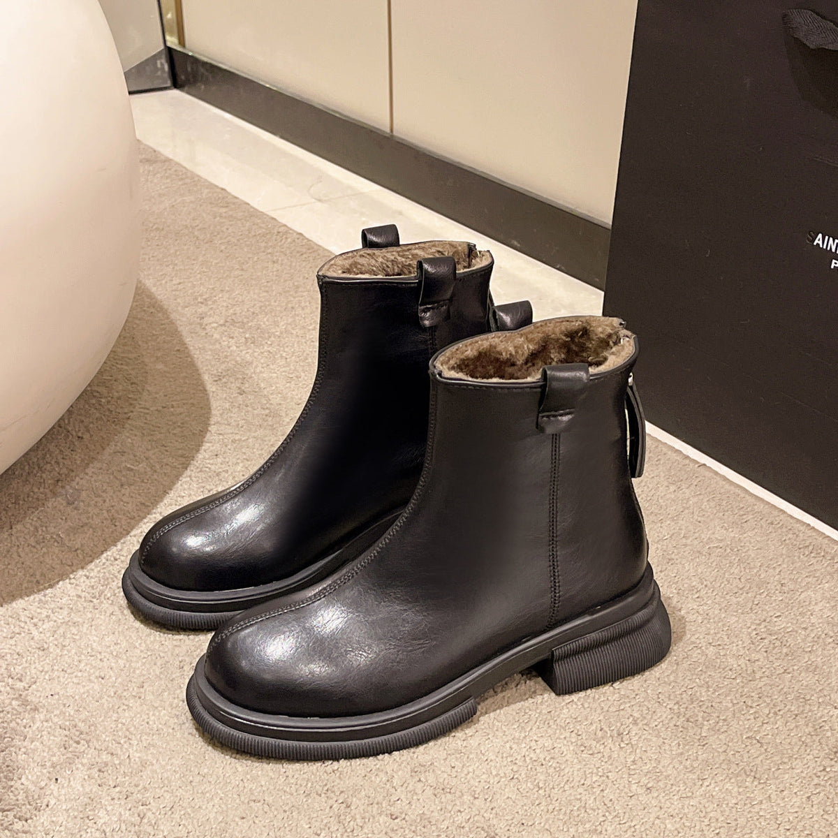 Women's Flat Round-Toe Warm Velvet Ankle Boots