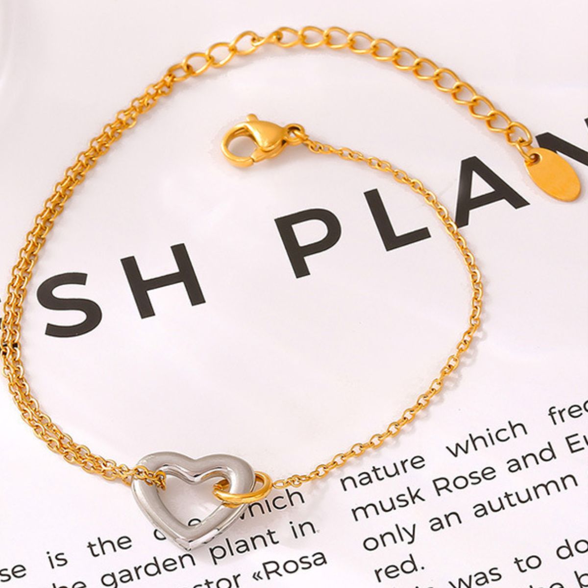 Pulsera de corazón chapada en oro de 18 quilates