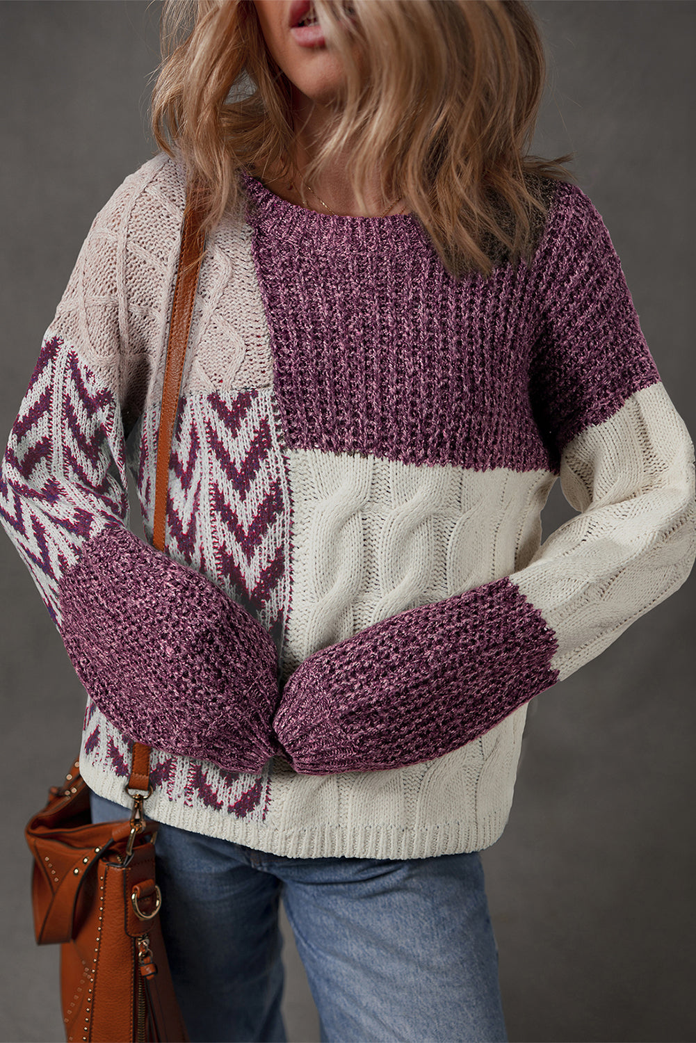 Suéter holgado con bloques de color morado, patchwork y espalda anudada