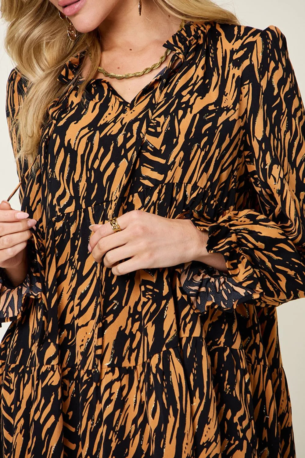 Vestido de manga larga Double Take con bajo con volantes estampado de talla completa