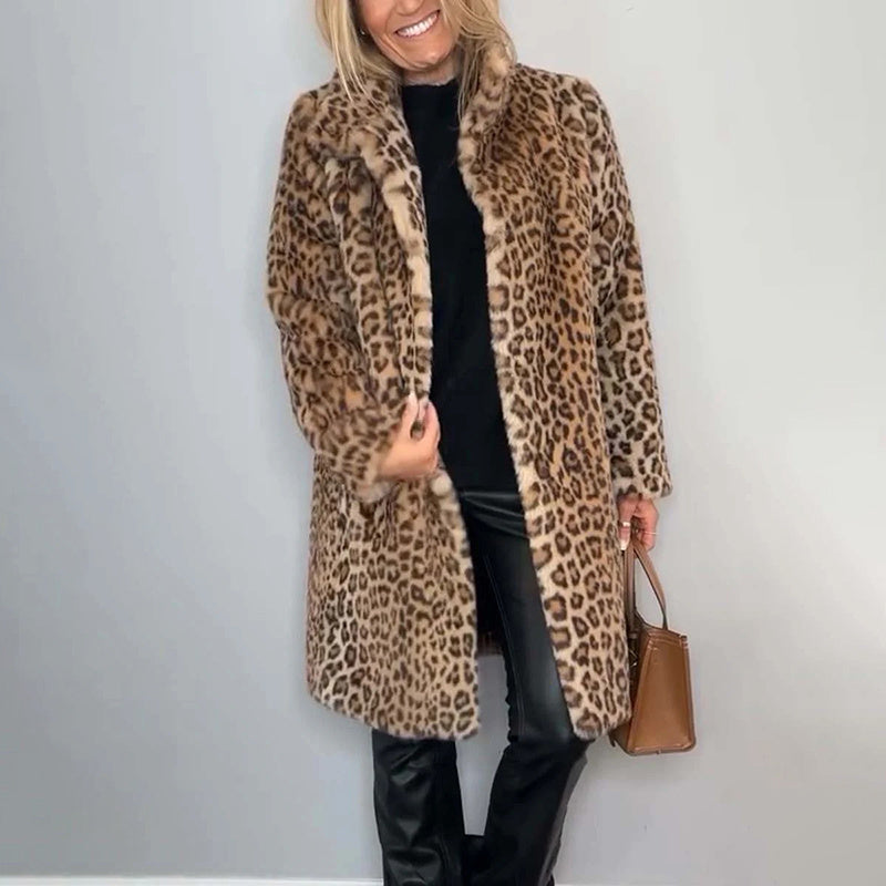 Chaqueta de peluche con estampado de leopardo — Prenda de abrigo cómoda de corte holgado de largo medio