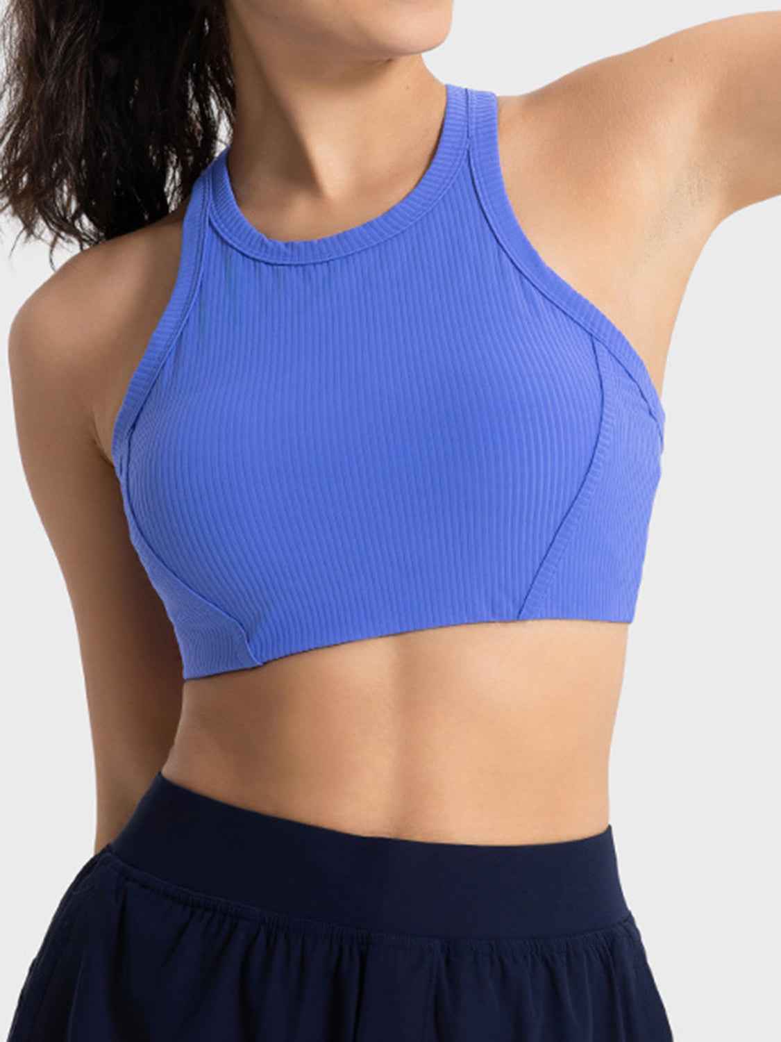 Top deportivo corto con tirantes anchos Millennia