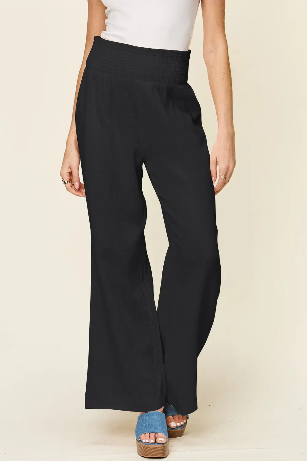 Pantalones anchos con cintura smock y textura de Double Take