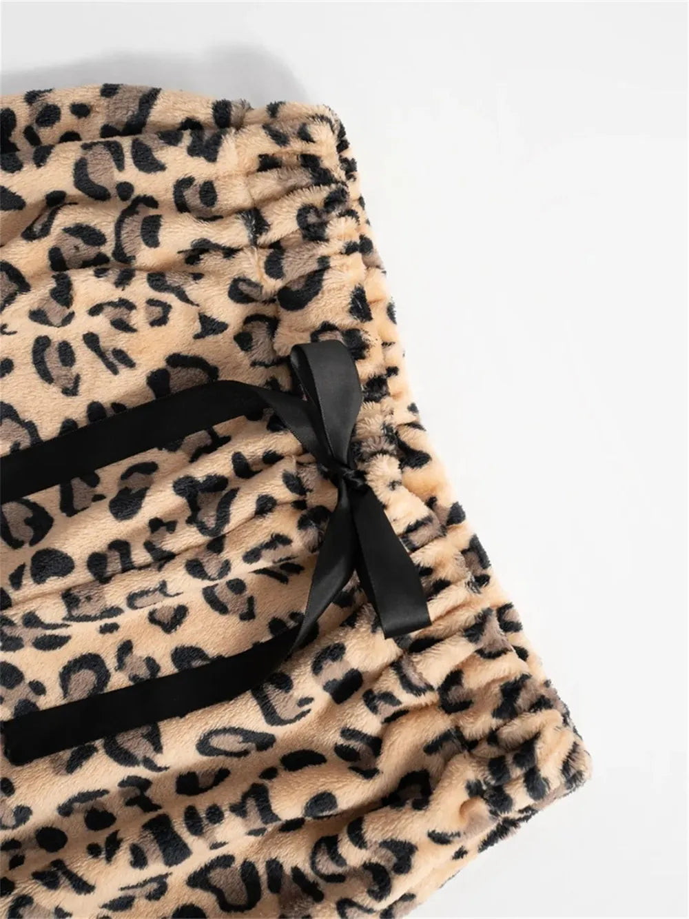 Pantalones de felpa anchos con estampado de leopardo