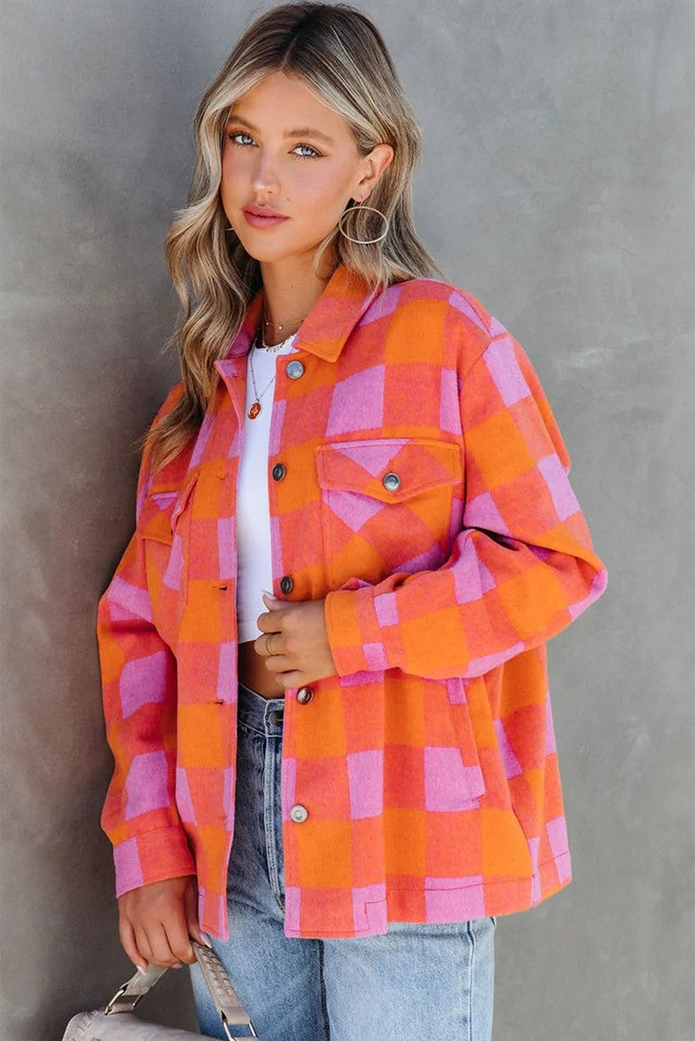 Chaqueta con cuello vuelto, bolsillos en el pecho y botones, a cuadros naranjas