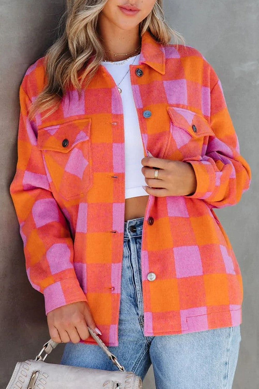 Chaqueta con cuello vuelto, bolsillos en el pecho y botones, a cuadros naranjas