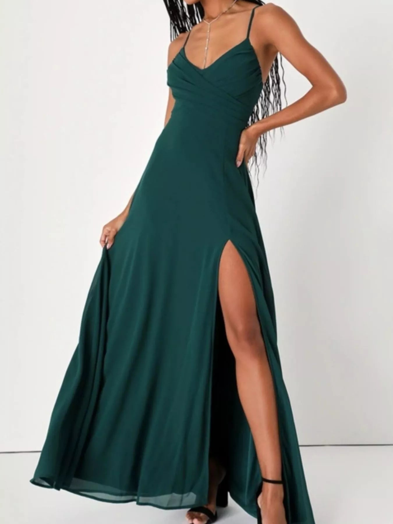 Vestido largo con abertura trasera y tiras cruzadas