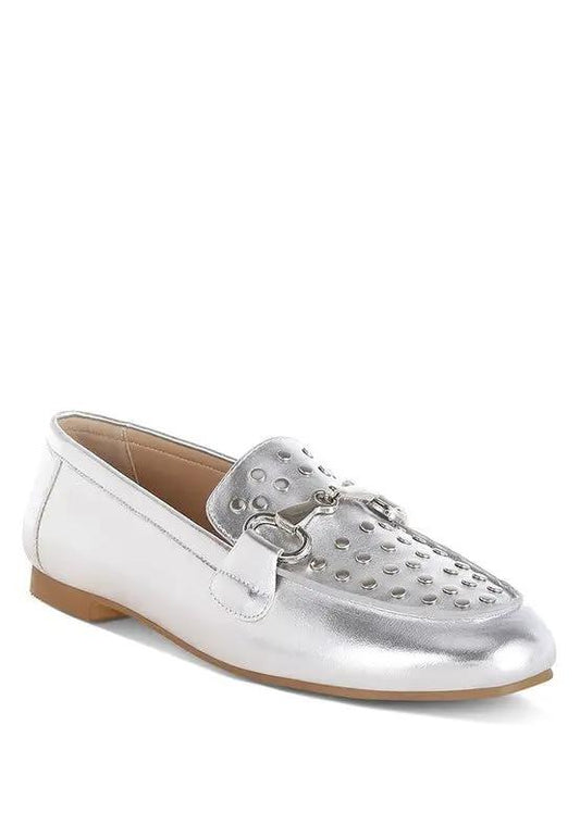 Mocasines de piel sintética metalizada con estribo y tachuelas para mujer de Shoes Rag Company