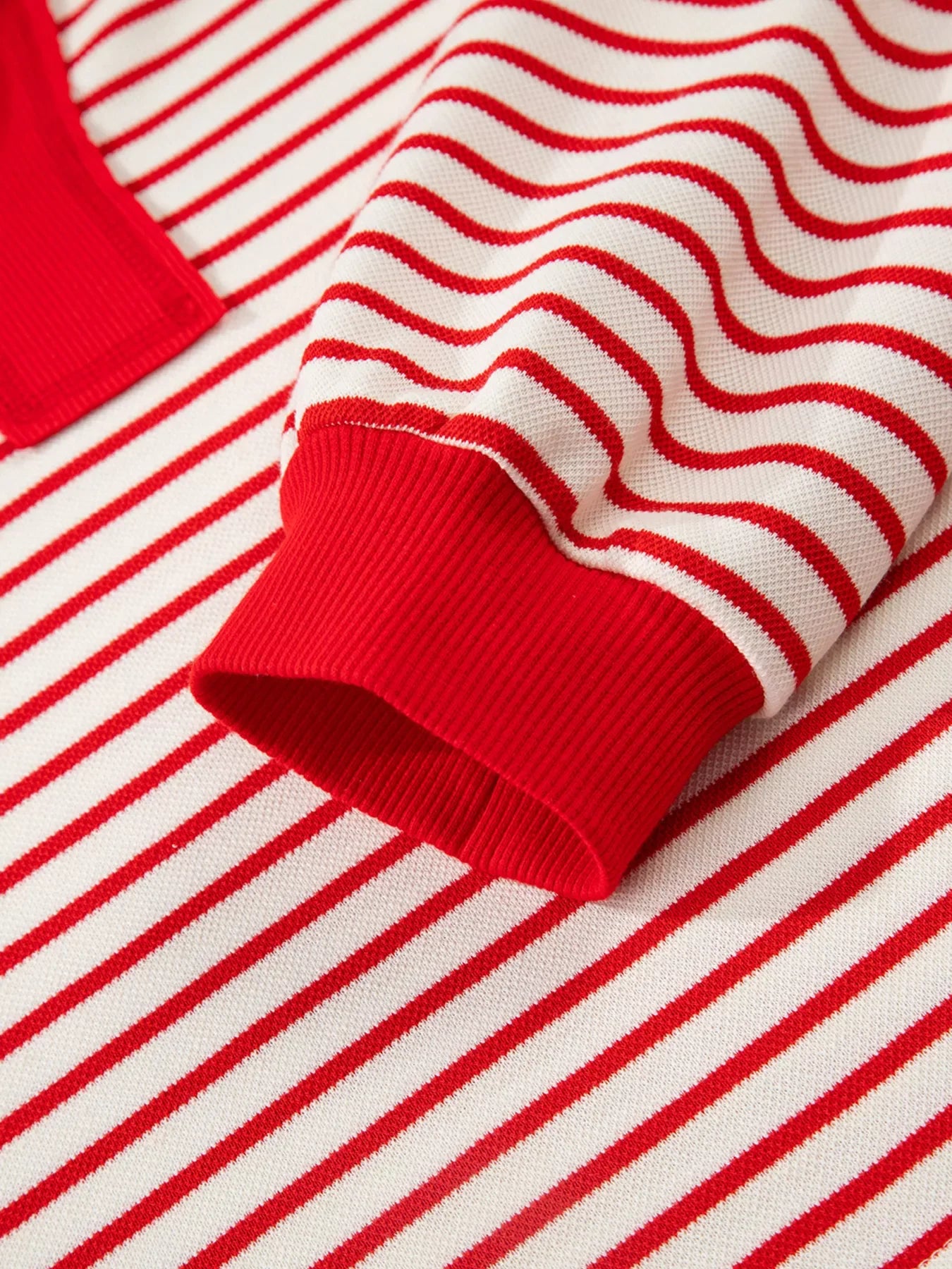 Conjunto de dos piezas de jersey de punto con cuello en V a rayas, hombros caídos y falda pantalón