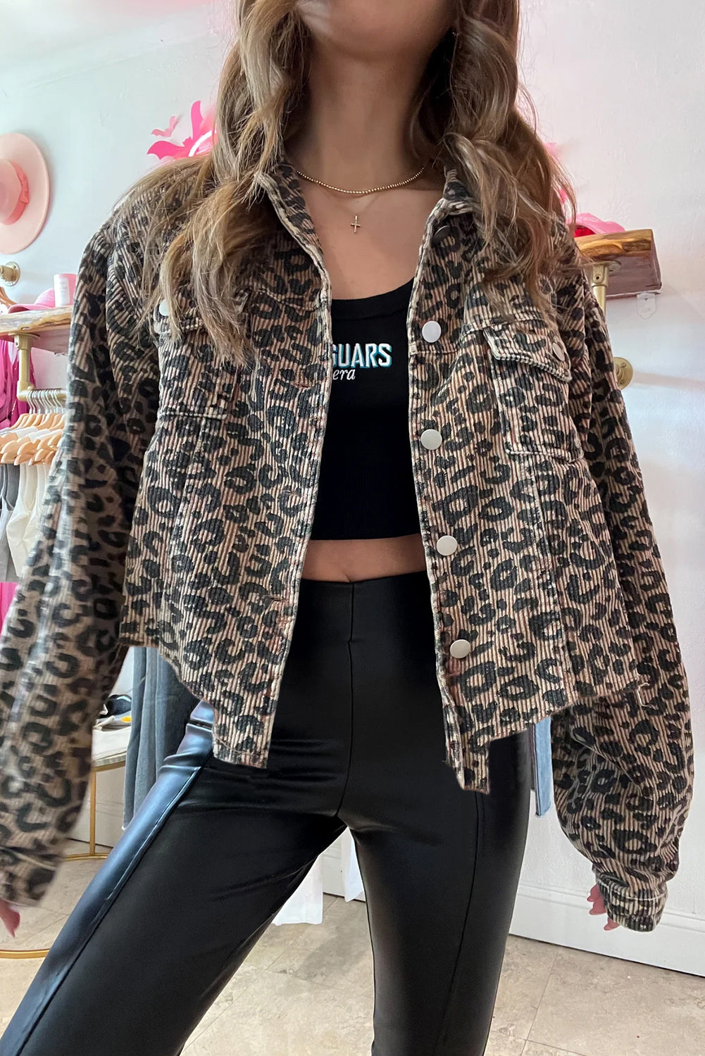 Chaqueta Abotonada de Pana con Estampado de Leopardo Caqui Oscuro y Dobladillo Irregular
