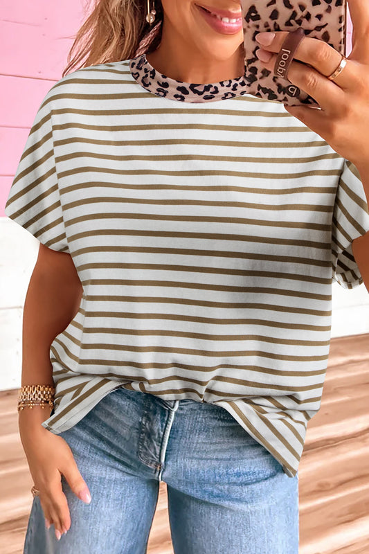 Camiseta Suelta de Cuello Redondo con Estampado de Leopardo y Rayas Caqui