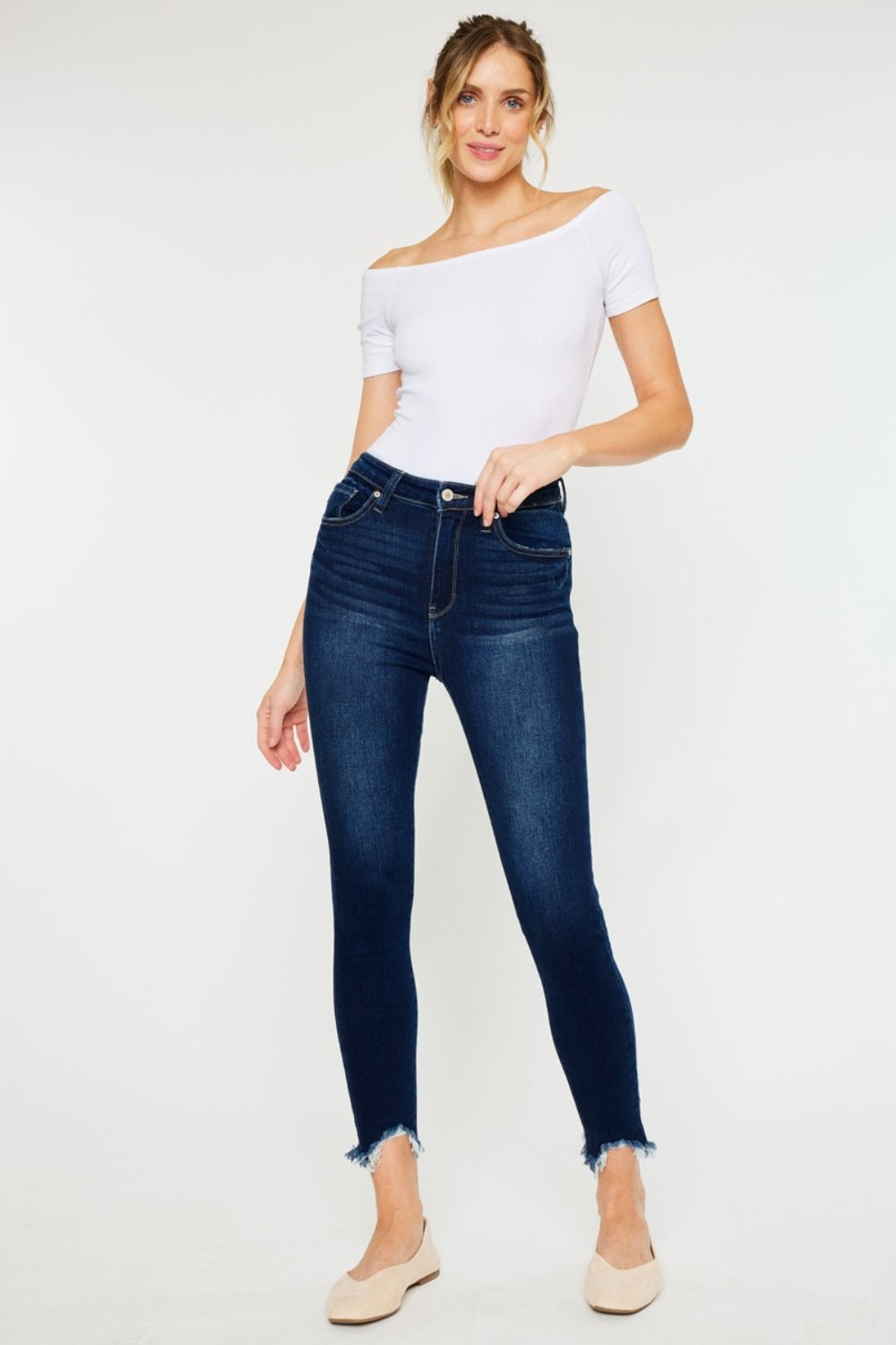Jeans ajustados Kancan de tiro alto con dobladillo deshilachado hasta el tobillo, talla completa