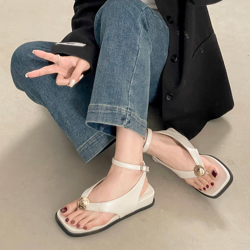 Retro Metal Buckle Thong Roman Sandals Women 2026 Summer New Fashion Square Toe Flat Wedge Heel Versatile Beach Shoes
