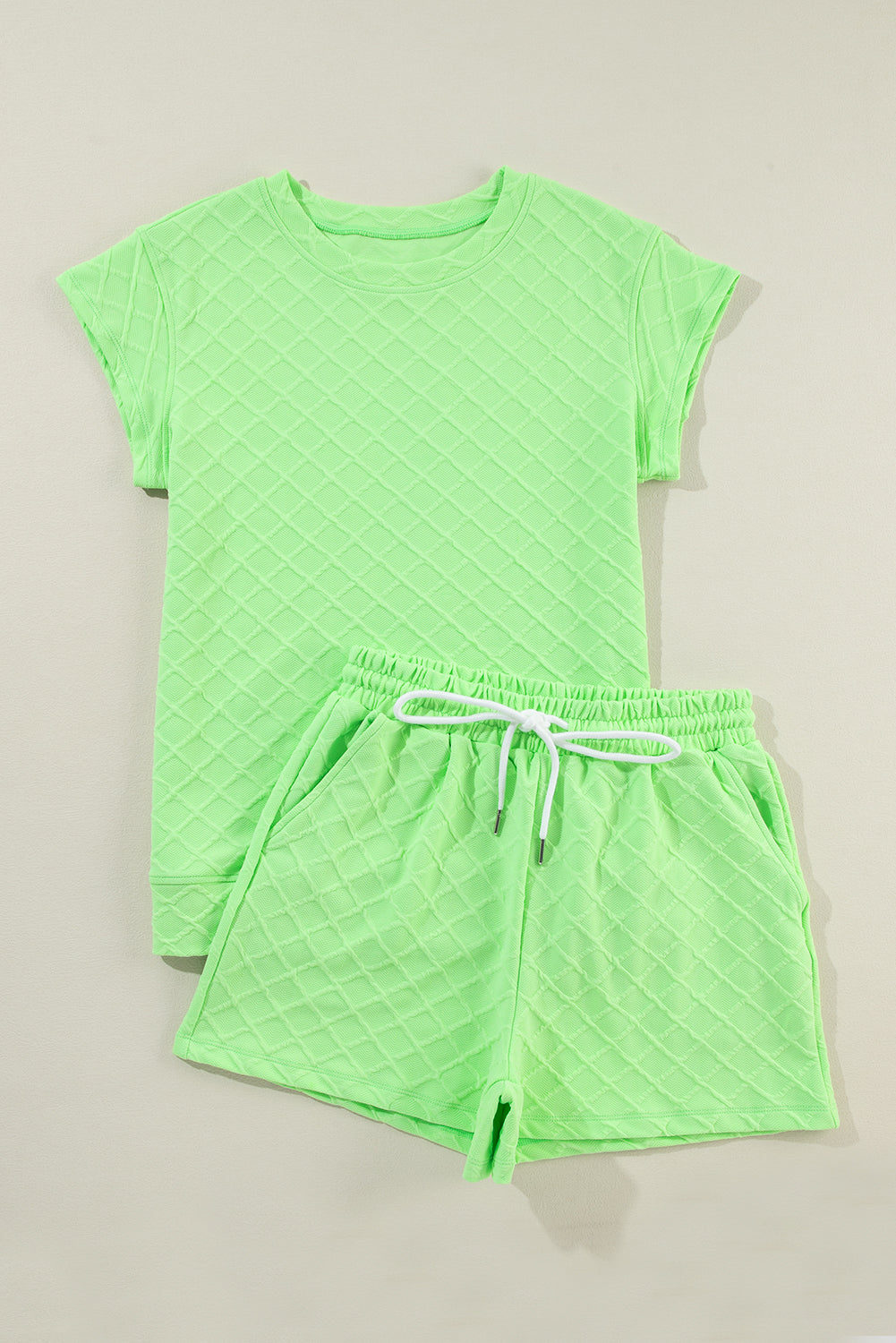 Camiseta texturizada a cuadros verde claro y shorts con cordón