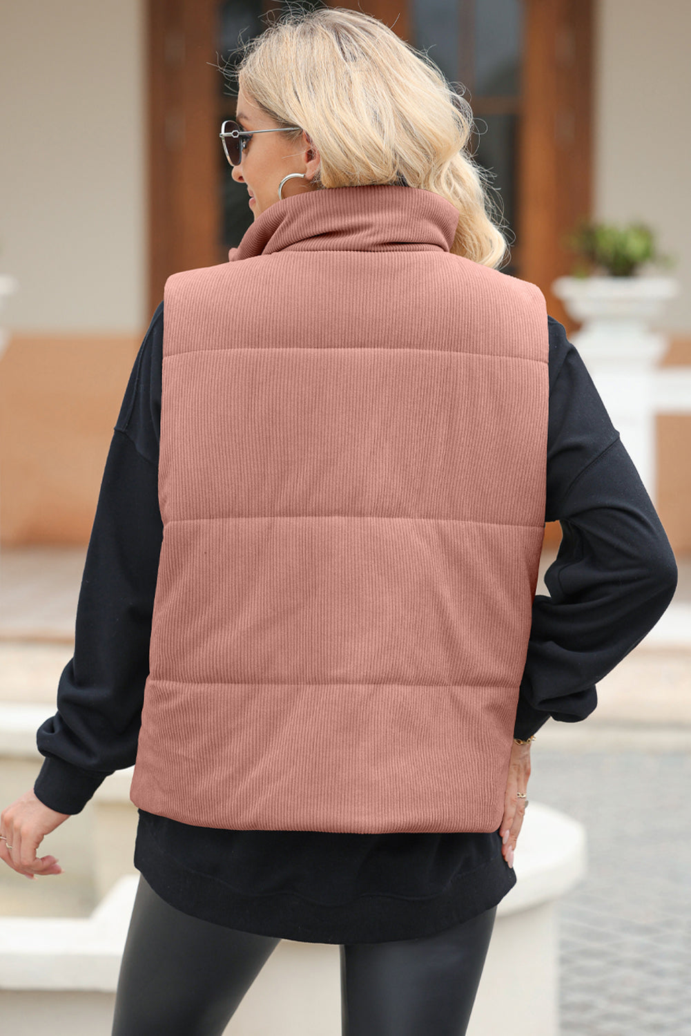 Chaleco abrigado de cuello alto con cremallera y bolsillos