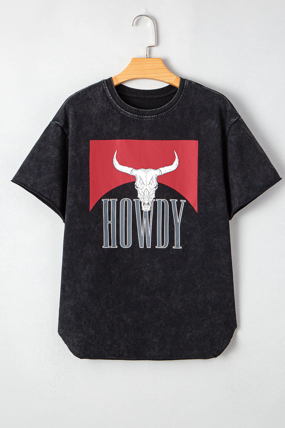 Camiseta suelta con aberturas laterales y estampado de cabeza de buey "HOWDY" de estilo occidental negro