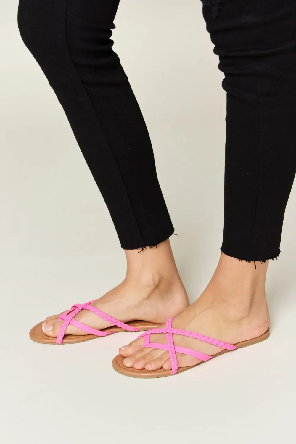 Sandalias de piel sintética con puntera abierta y tiras cruzadas WILD DIVA