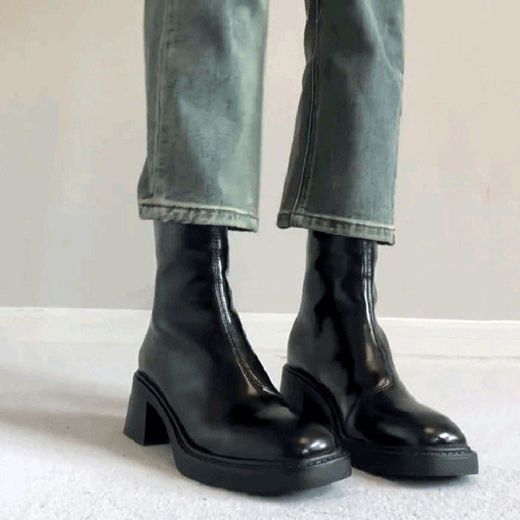 Round-Toe Chunky Heel Ankle Boots