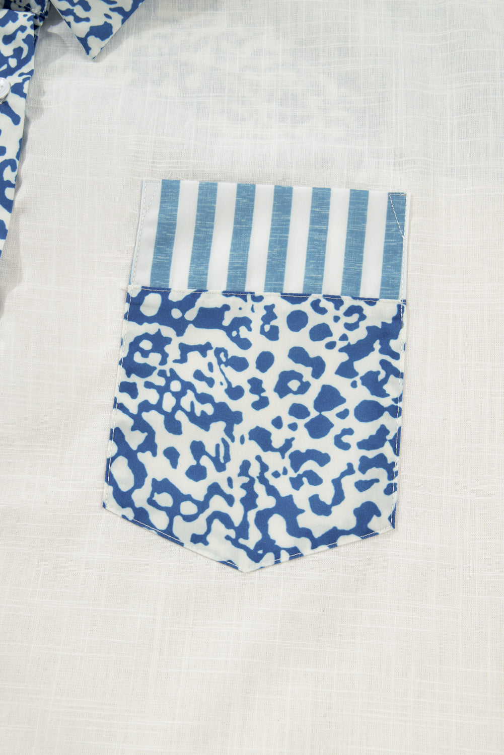 Camiseta informal de talla grande con estampado de leopardo a rayas azul cielo y retazos