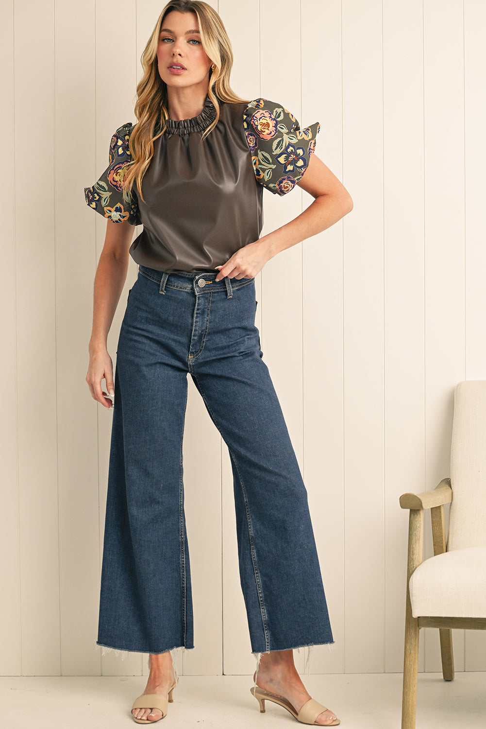 Blusa de cuello con volantes y mangas abullonadas con estampado floral bohemio
