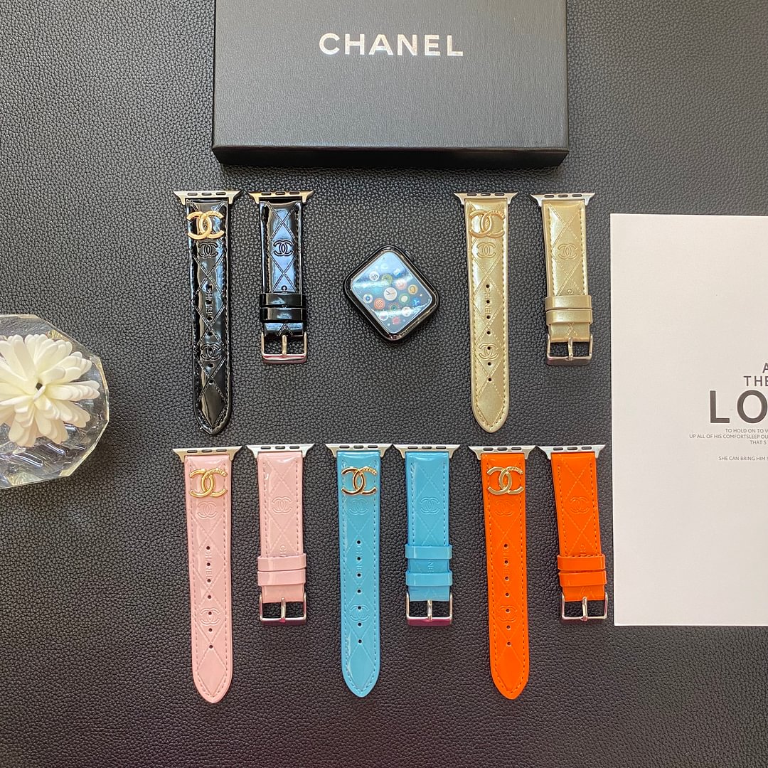 Correa de cuero brillante para Apple Watch con logotipo metálico de lujo