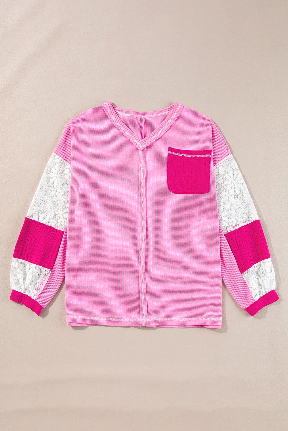 Blusa de punto acanalado con escote en V, parches florales de encaje tipo bombón en las mangas