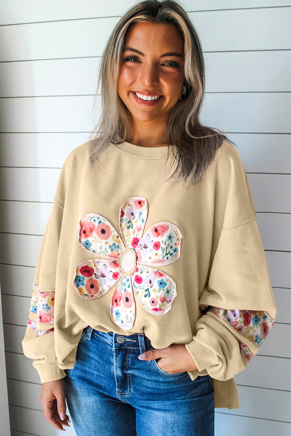 Sudadera tipo jersey con apliques de flores de glicinia y mangas caídas en patchwork