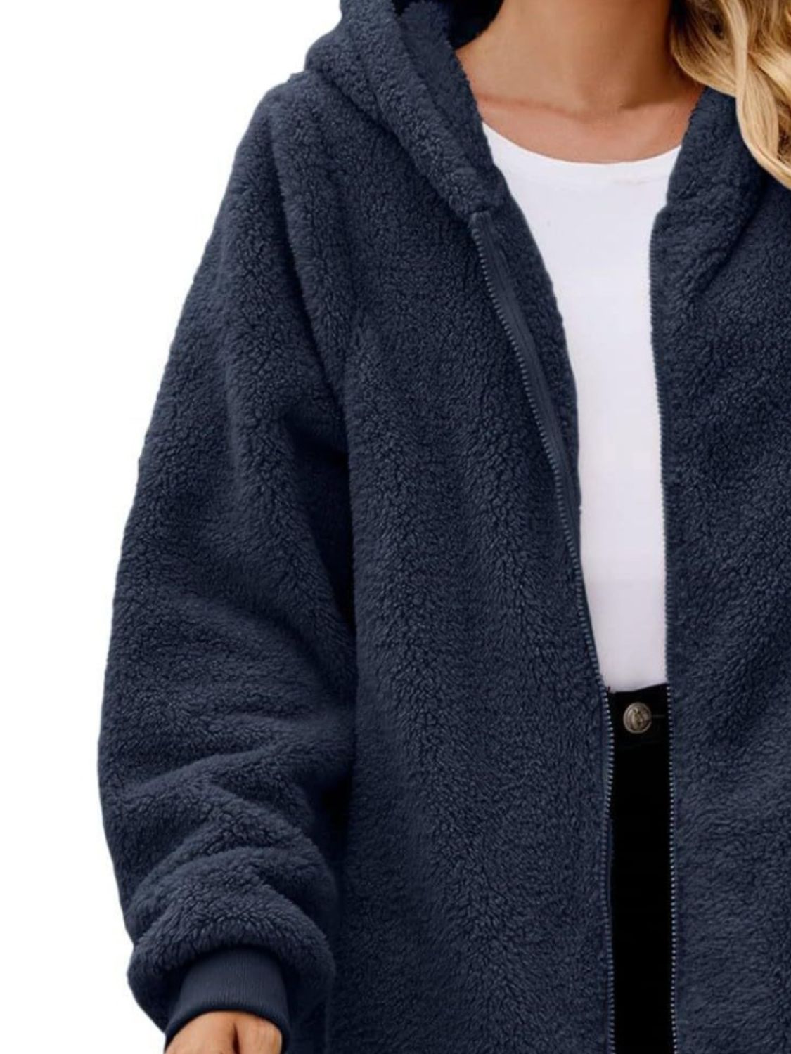 Chaqueta con capucha, manga larga y cremallera, con bolsillos afelpados