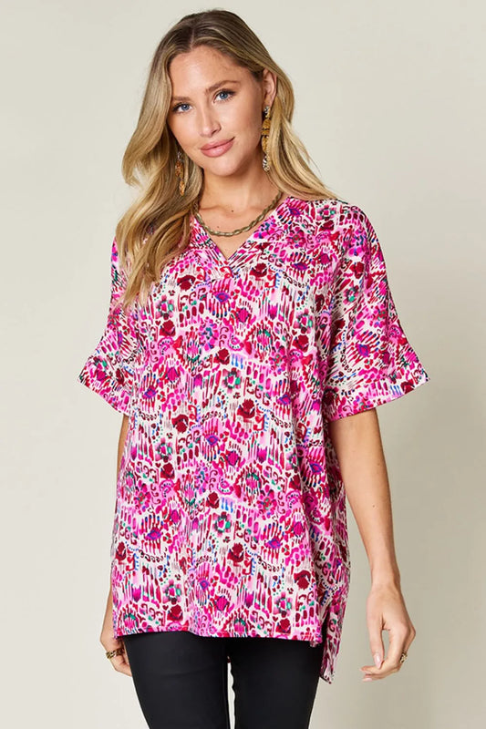 Blusa de manga corta con cuello en V estampada Double Take talla grande
