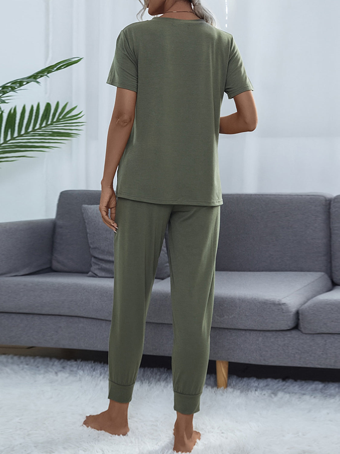 Conjunto de top y pantalón de manga corta con cuello redondo brillante