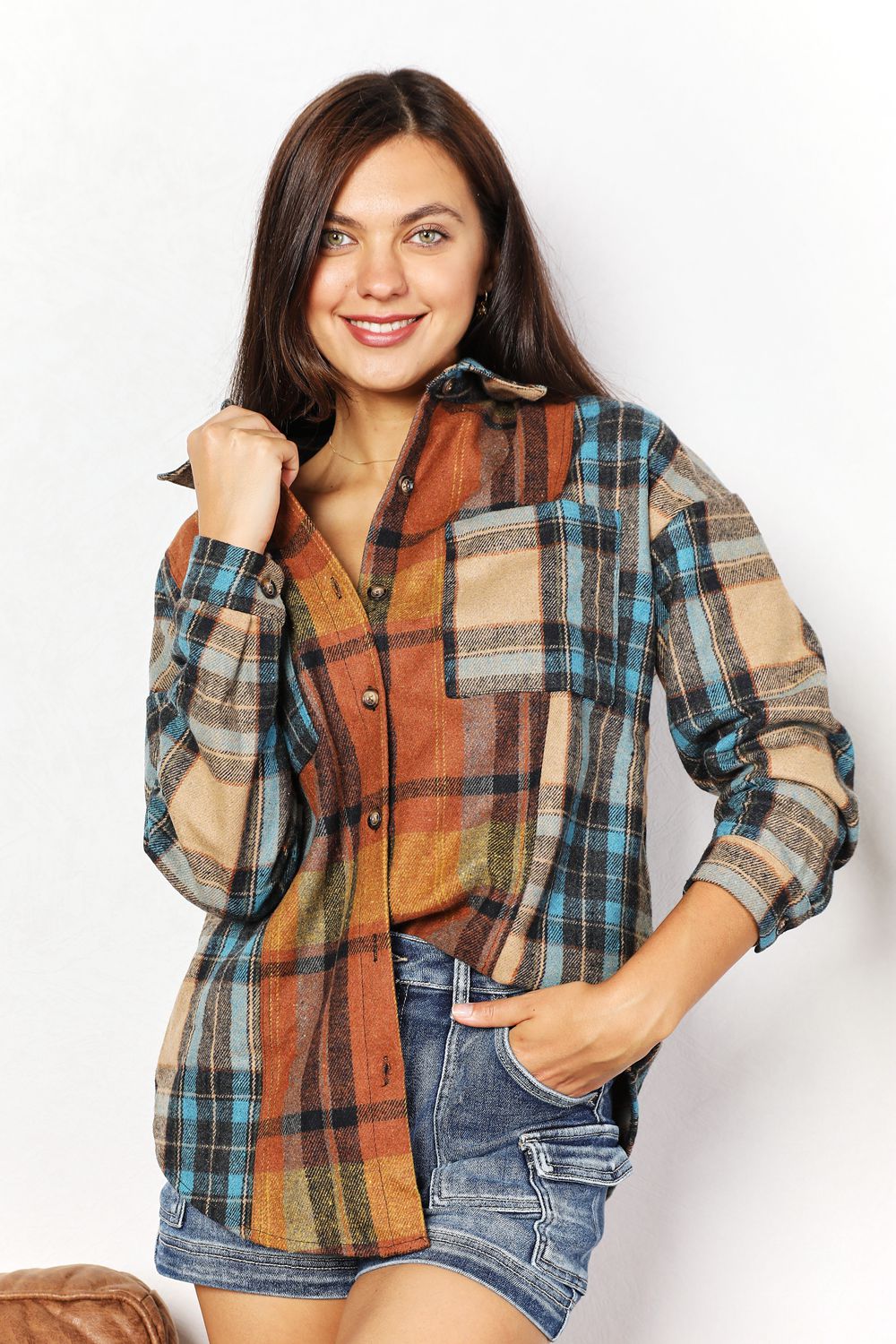 Chaqueta camisa de cuadros Double Take con bajo curvado y bolsillos en el pecho