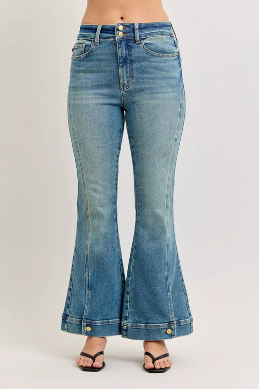 Jeans acampanados Judy Blue de tiro alto y lavado vintage