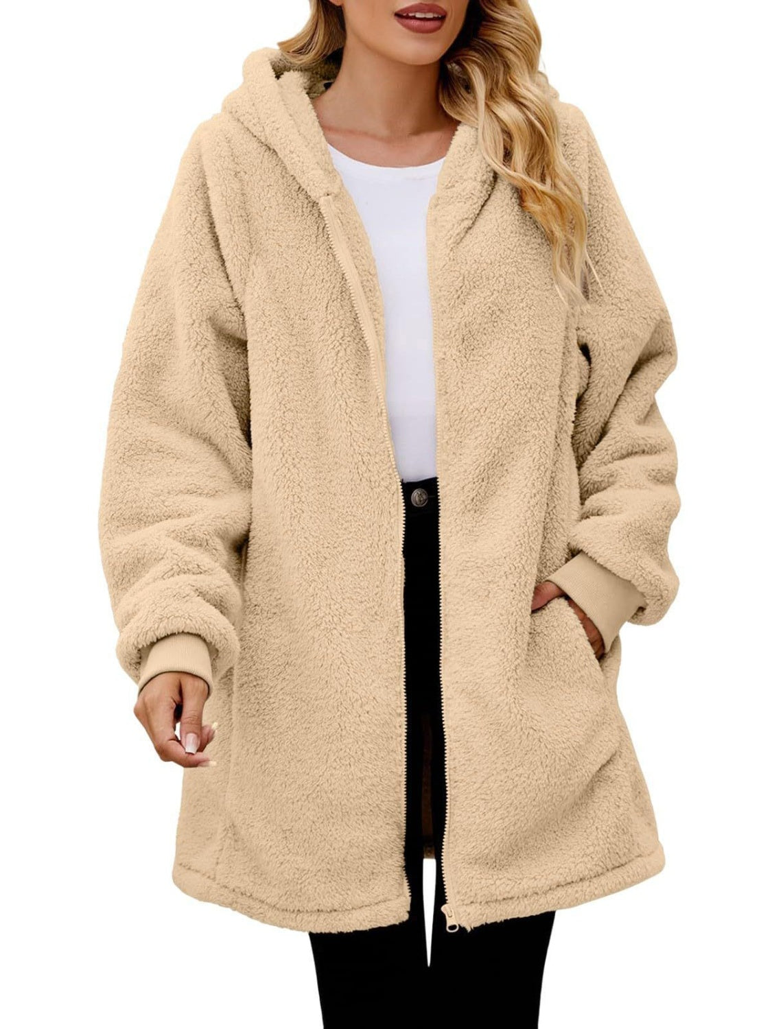 Chaqueta con capucha, manga larga y cremallera, con bolsillos afelpados