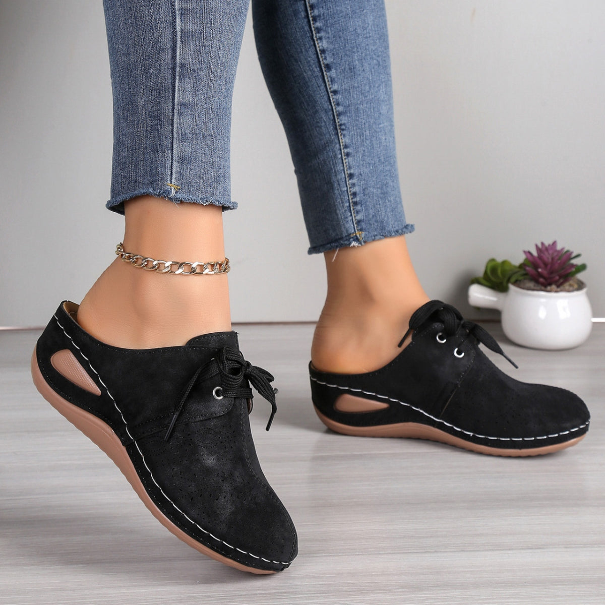 Sandalias de cuña con cordones y punta redonda