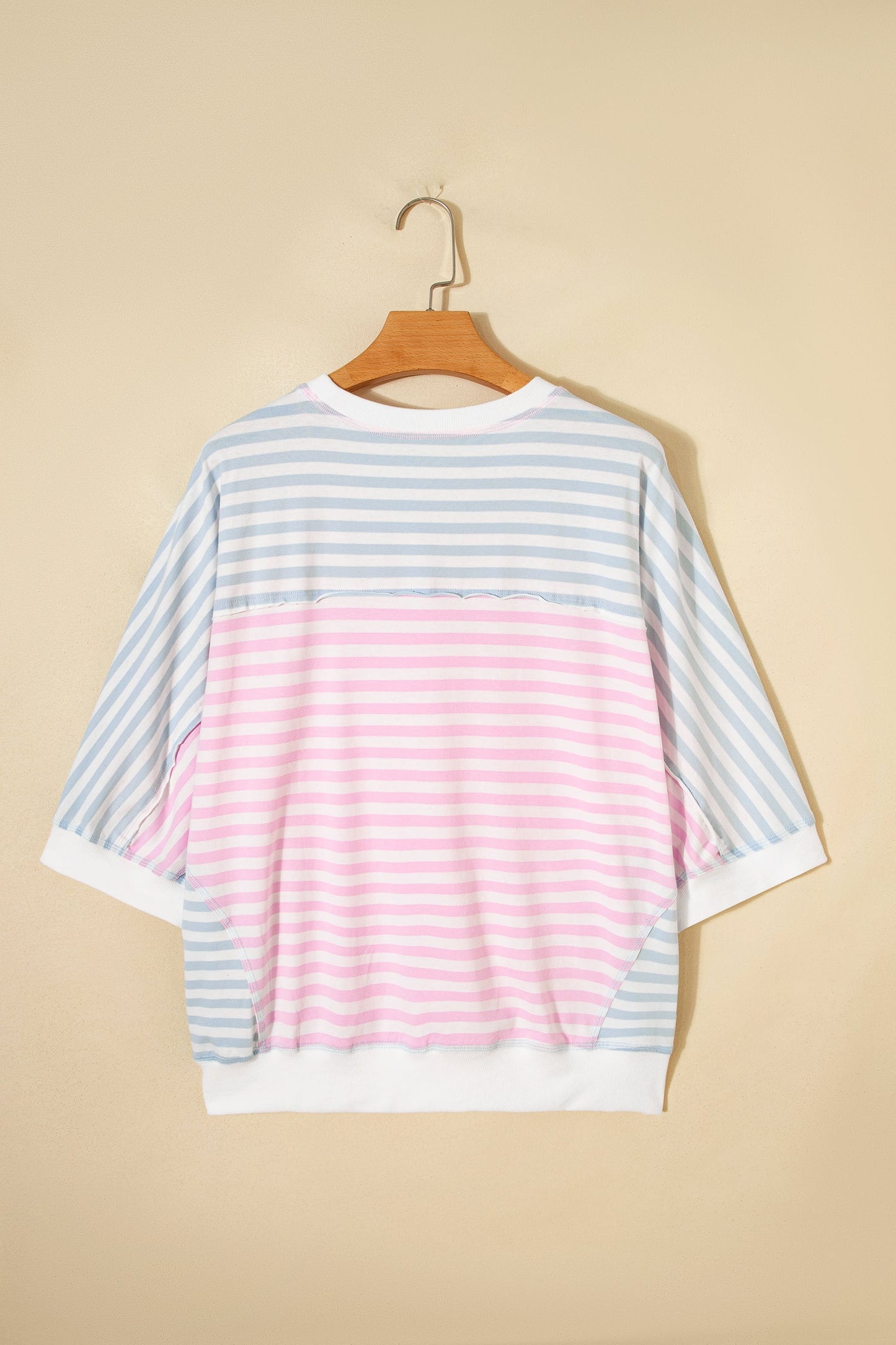 Camiseta informal de rayas con manga dolman oversize y retales