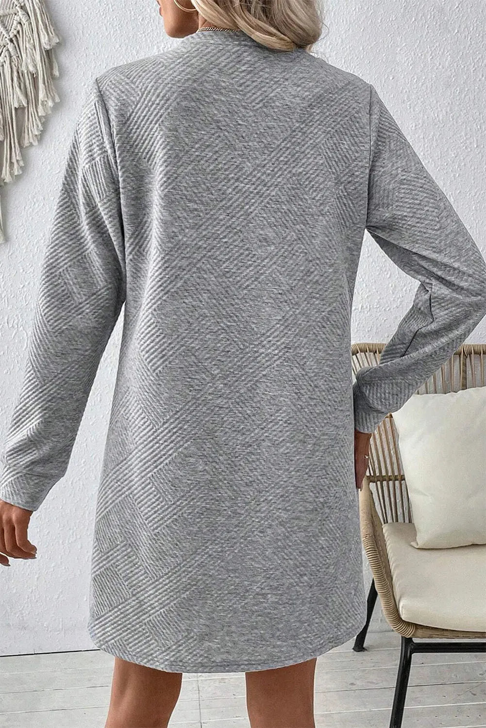 Minivestido de manga larga con cuello redondo y textura