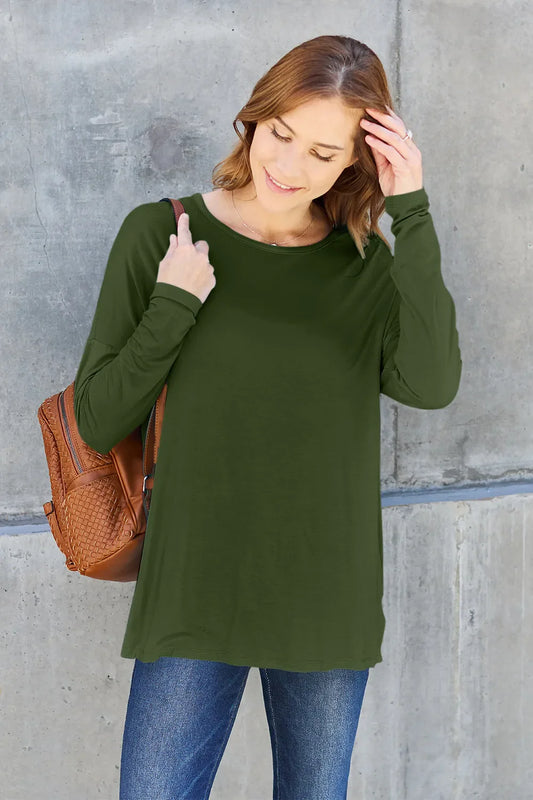 Camiseta de cuello redondo con hombros caídos Basic Bae de talla grande