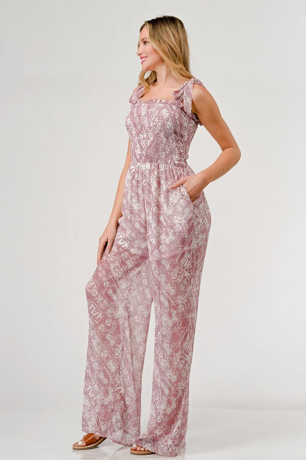 Mono de pernera ancha con estampado GeeGee y tirantes para anudar al hombro