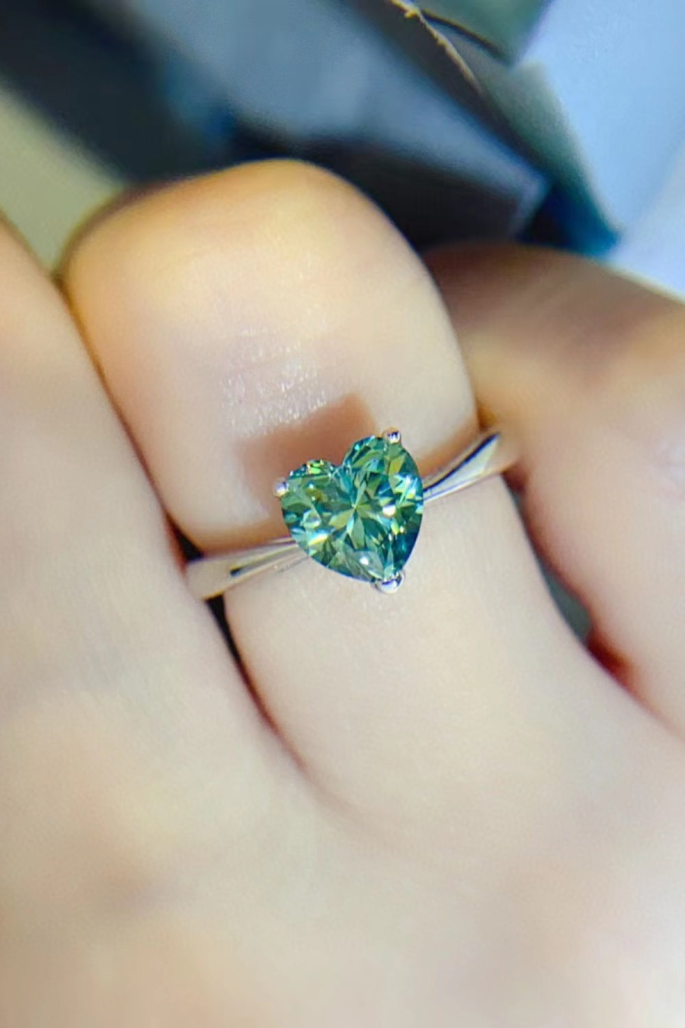 Anillo de Plata de Ley 925 con Corazón de Moissanita de 1 Quilate