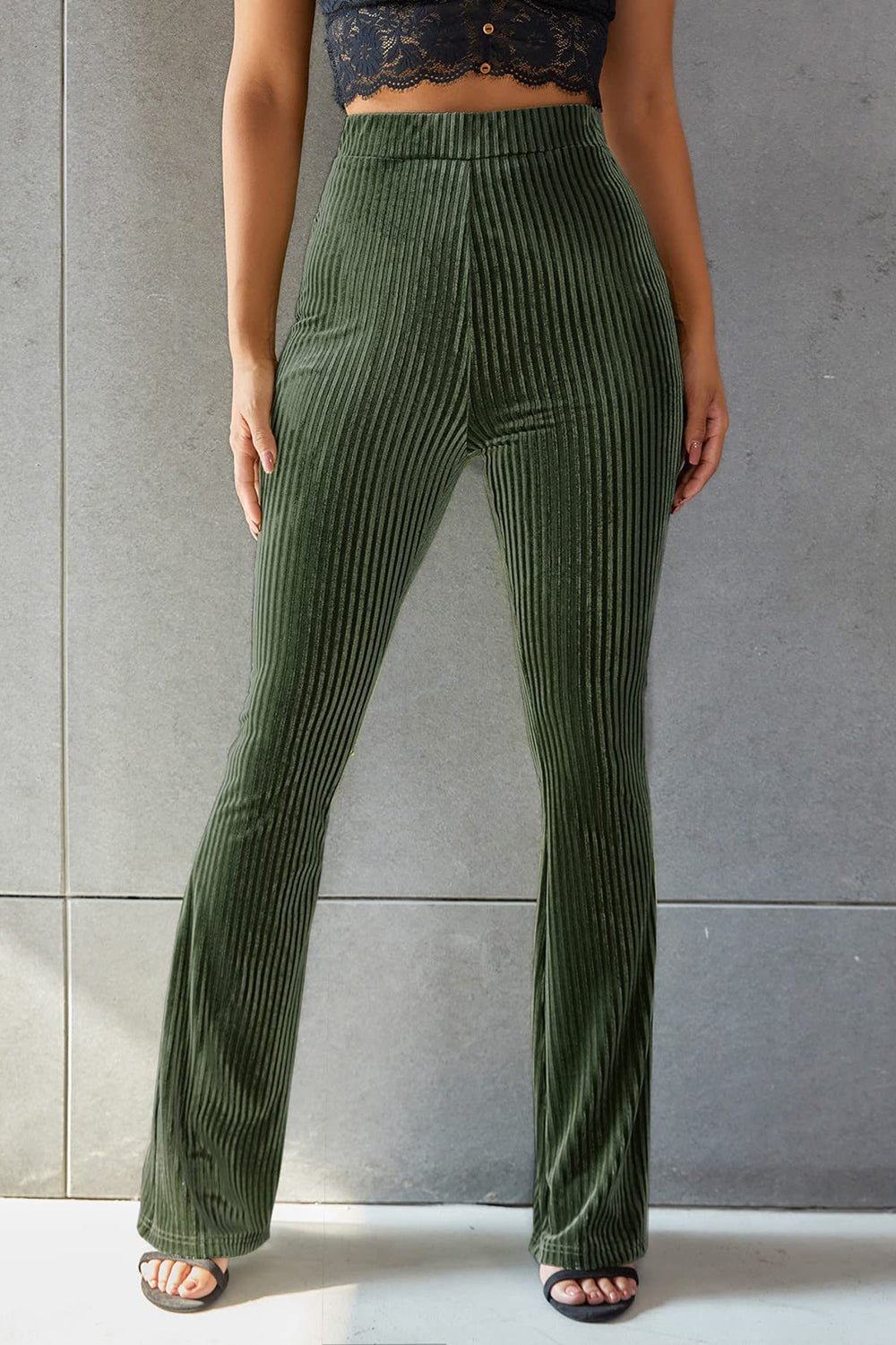 Pantalones acampanados de tiro alto acanalados