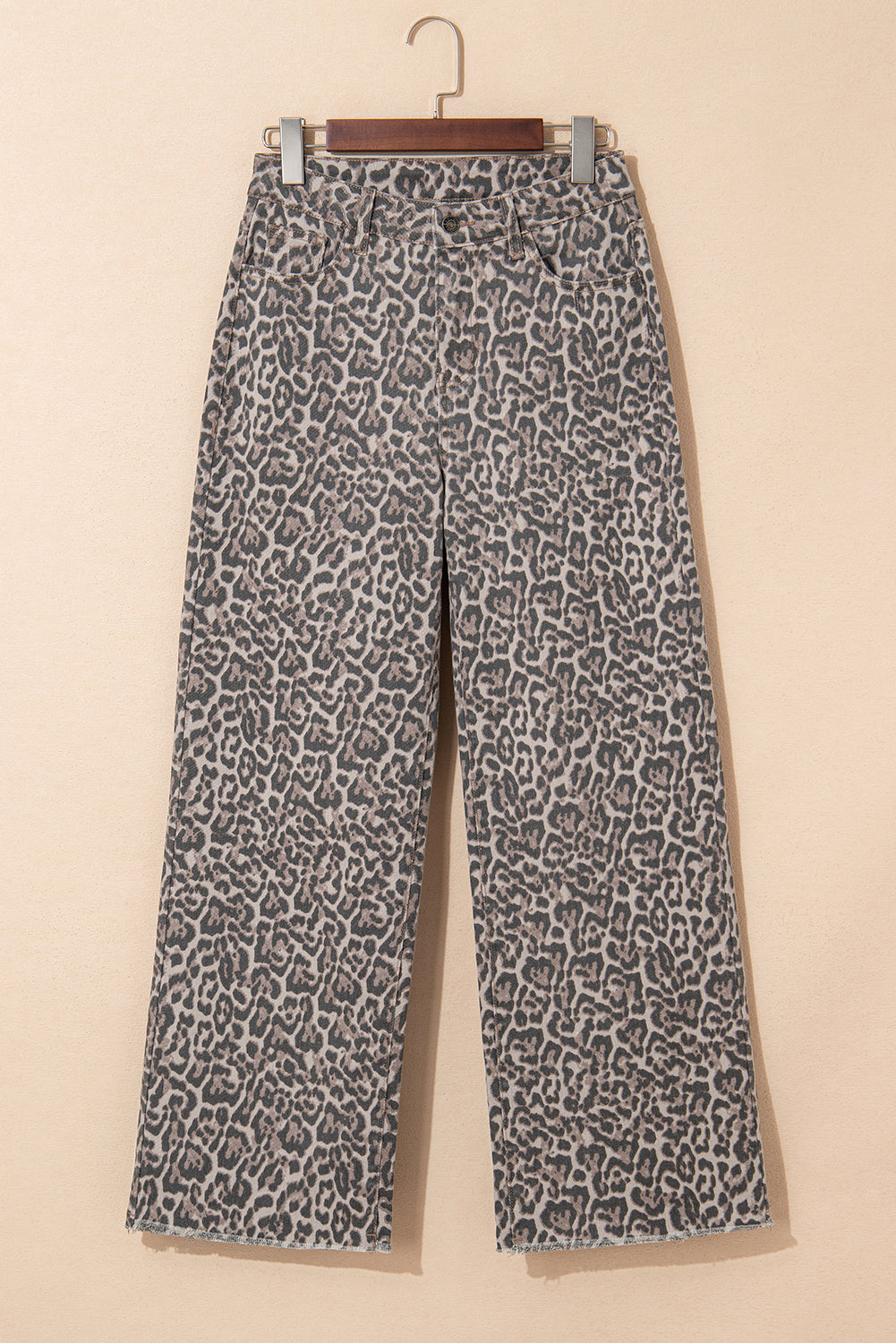 Vaqueros de pernera ancha de cintura alta con bordes deshilachados y estampado de leopardo gris