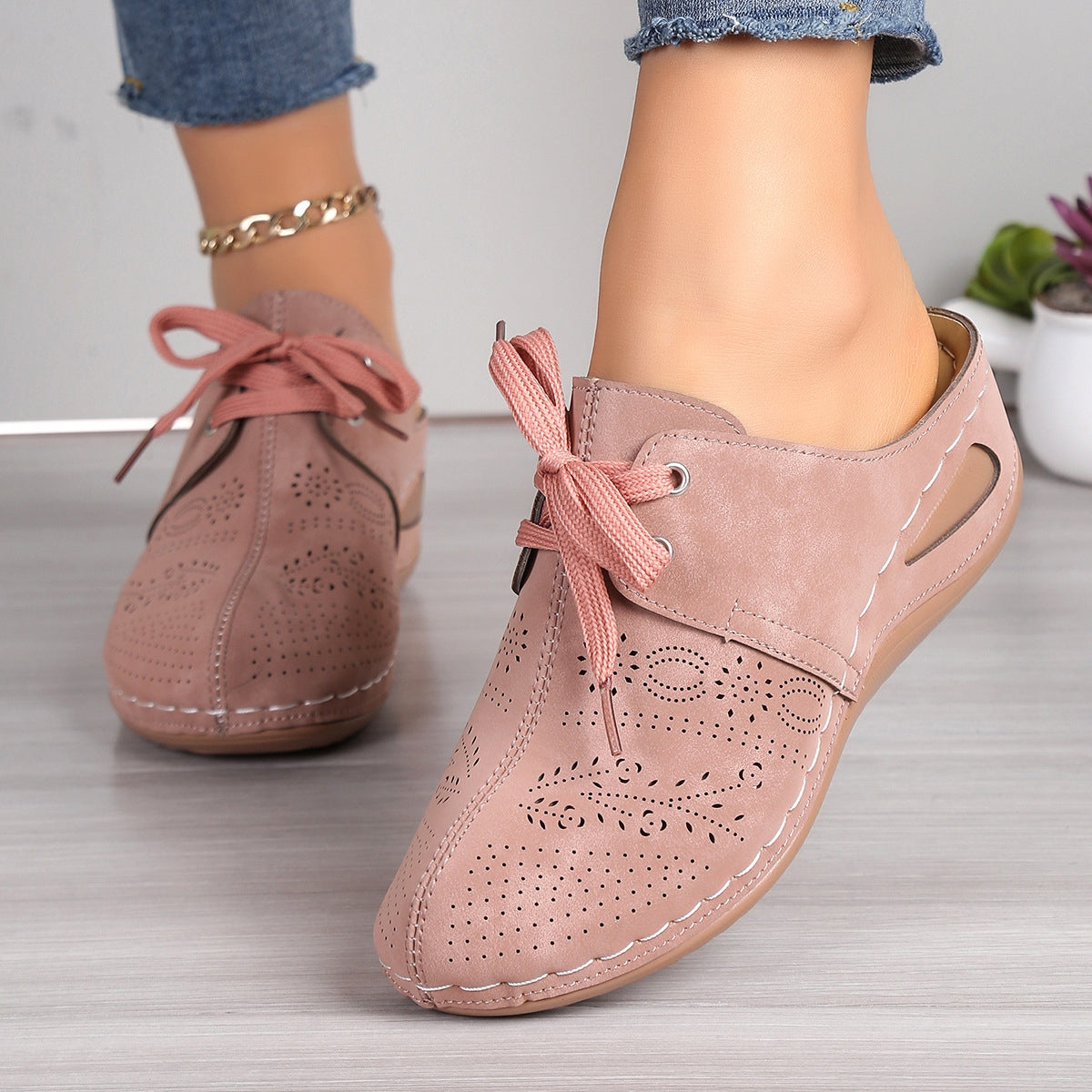 Sandalias de cuña con cordones y punta redonda