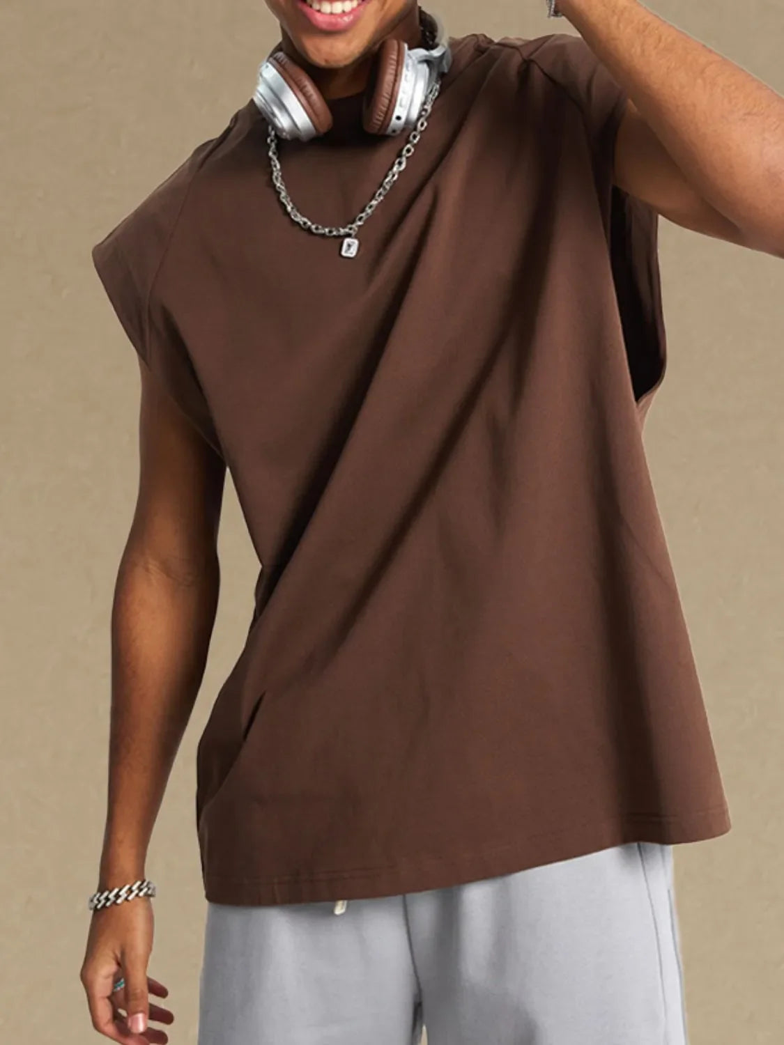 Camiseta sin mangas de cuello redondo para hombre