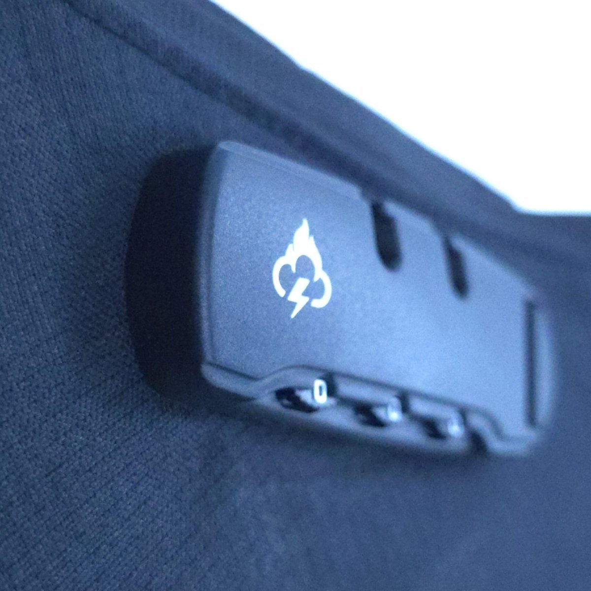 Bolsa cruzada FireBar Labs a prueba de olores - Candado oculto