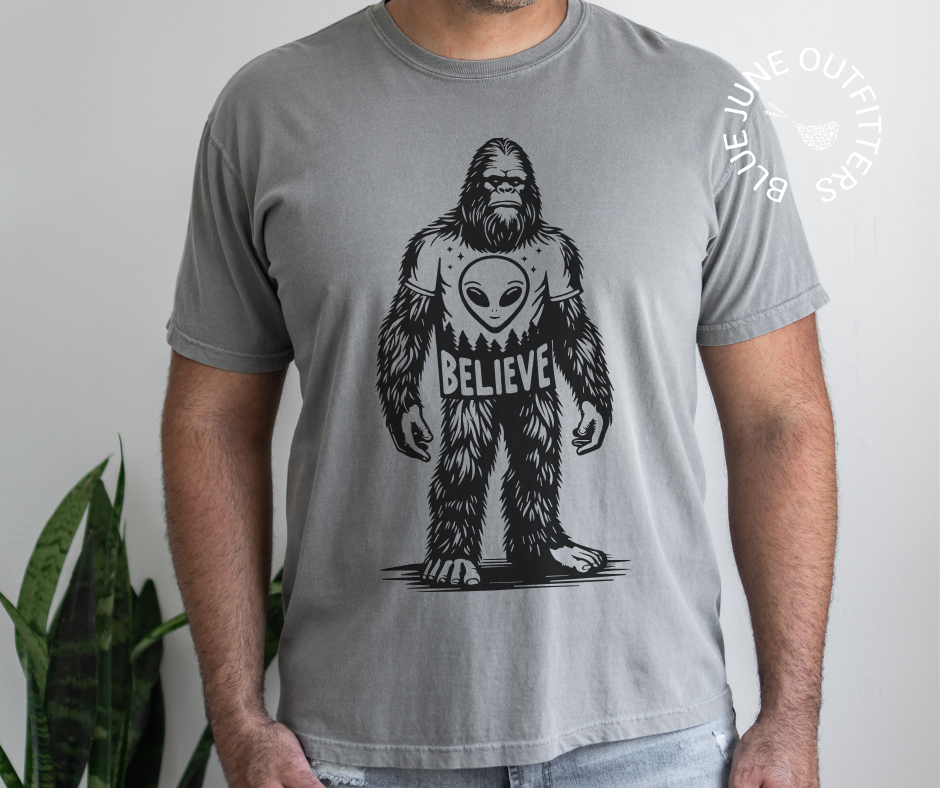 Bigfoot And Alien | Paranormal Believe Comfort Colors® Tee